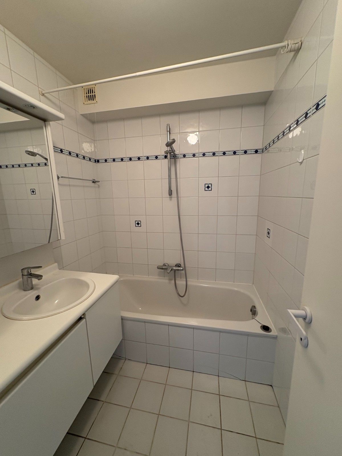 🌇 Stadse charme in Waregem – Appartement met ruimte en potentieel! foto 32