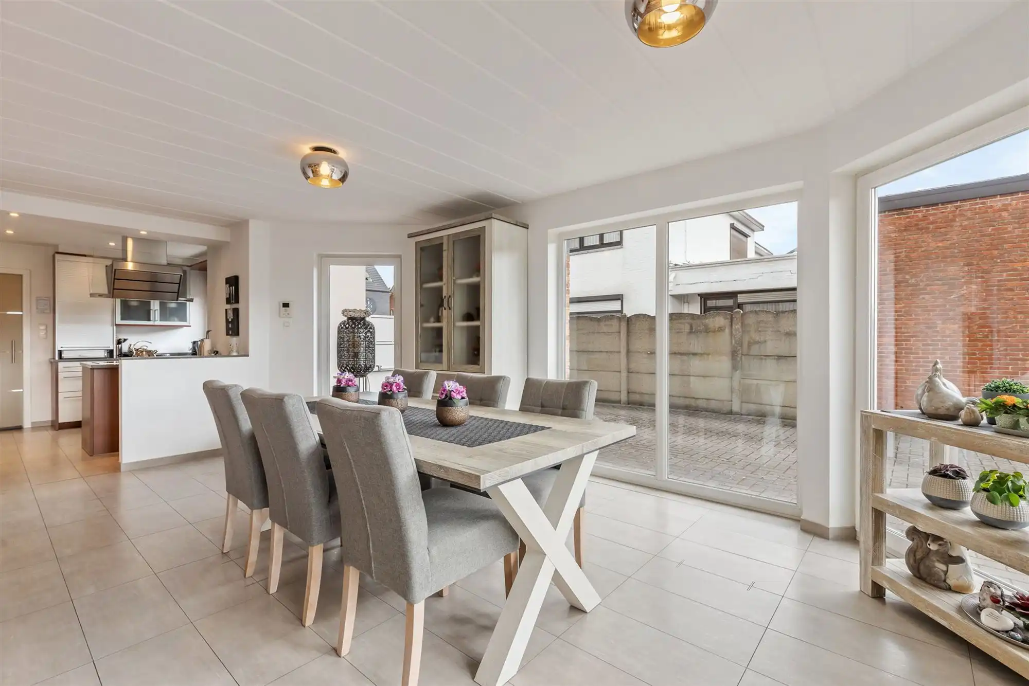 PERFECT ONDERHOUDEN GELIJKVLOERS APPARTEMENT MET 2 SLAAPKAMERS EN RUIME TUIN MET CARPORT EN BERGING TE HEUSDEN foto 8