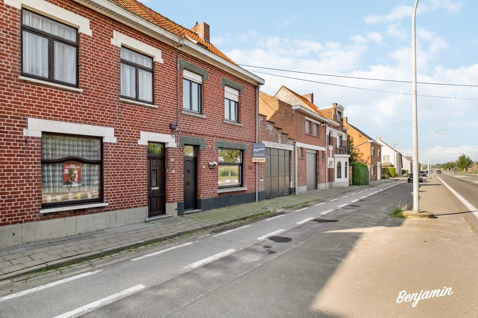 Hoofdfoto van de publicatie: Verrassend ruime woning met 4 slaapkamers, garage en mancave in Zillebeke