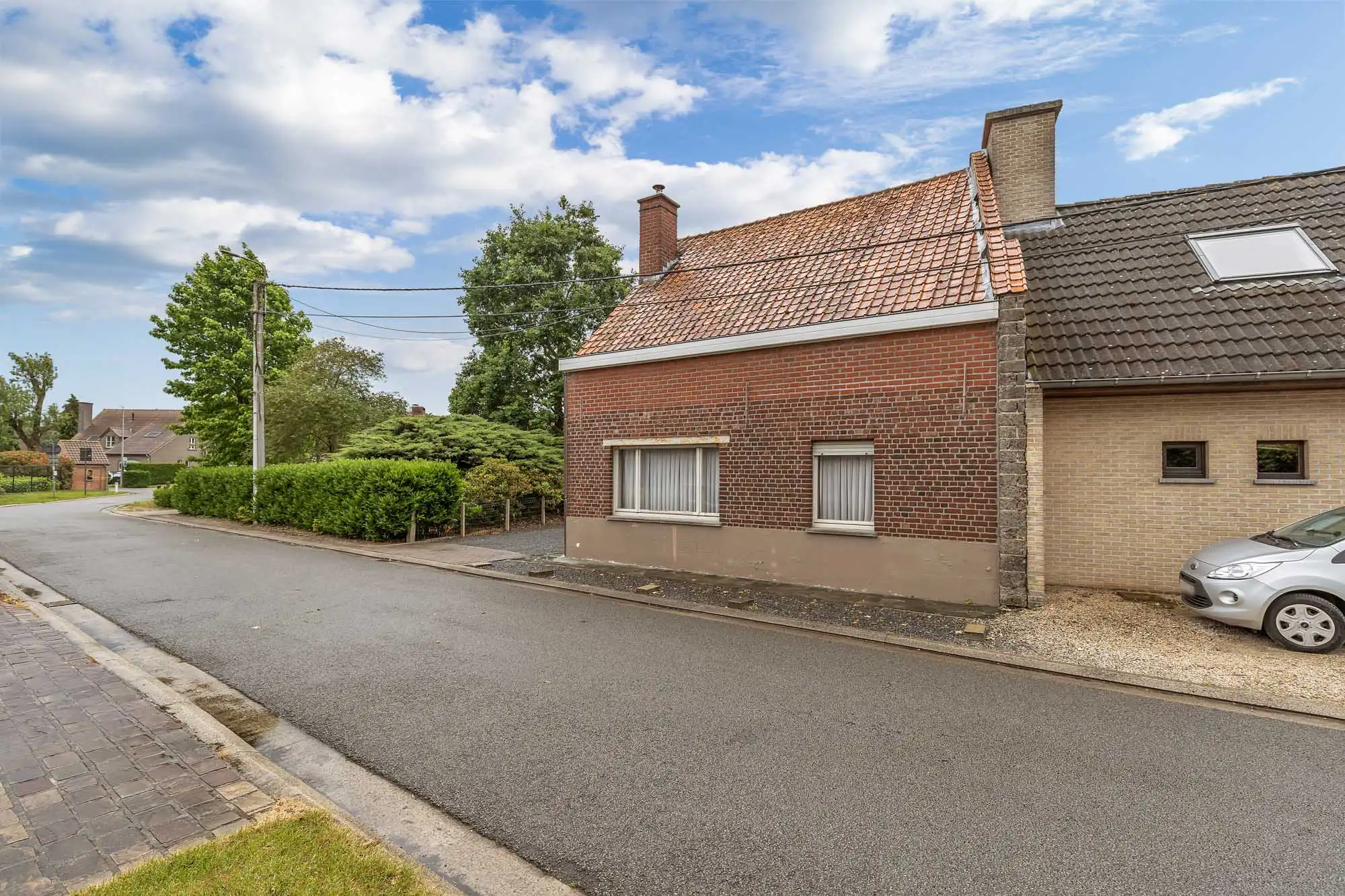 Hoofdfoto van de publicatie: Te renoveren woning met tal van uitbreidingsmogelijkheden