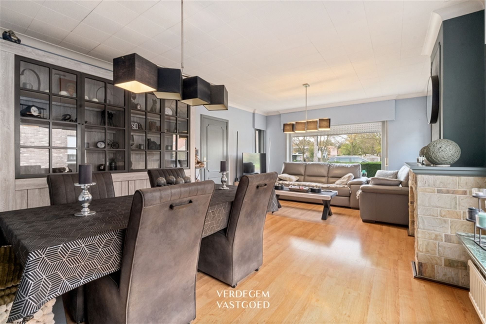 Woning met 4 slaapkamers, tuin en garage op topligging foto 2