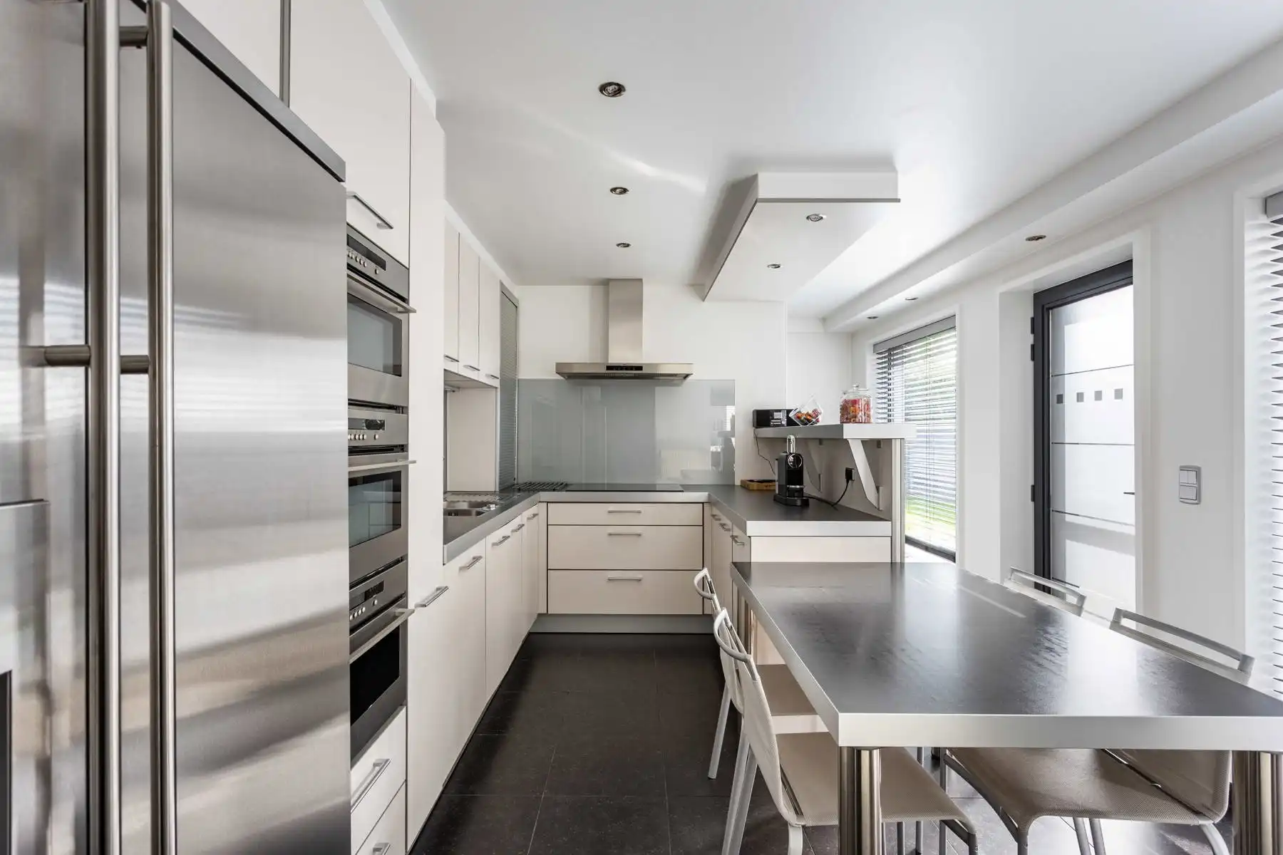 Prachtig onderhouden en instapklare woning vlakbij het centrum van Lede foto 10