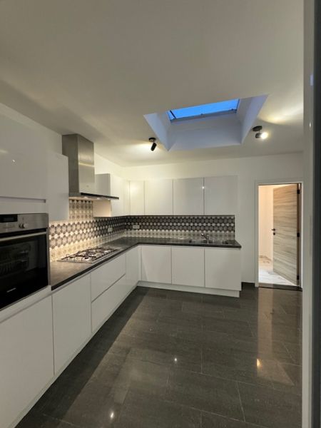 TE KOOP |  INSTAPKLARE WONING IN TOPSTAAT foto 3