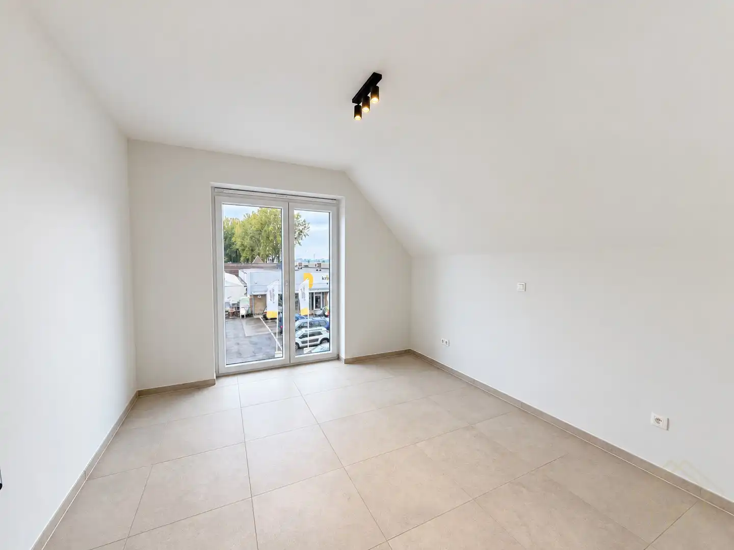 Lichtrijk éénslaapkamerappartement met garage foto 7