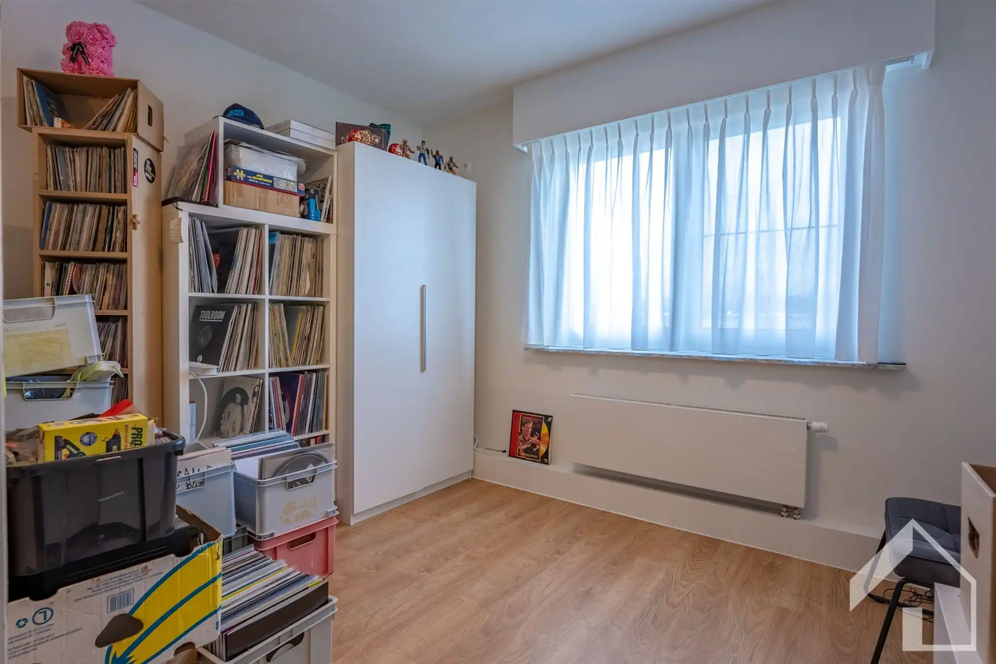 TOTAAL gerenoveerde halfopen bebouwing foto 16