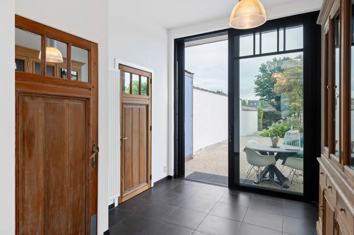 Prachtig herenhuis met 4 slaapkamers en tuin in Wijnegem! foto 14