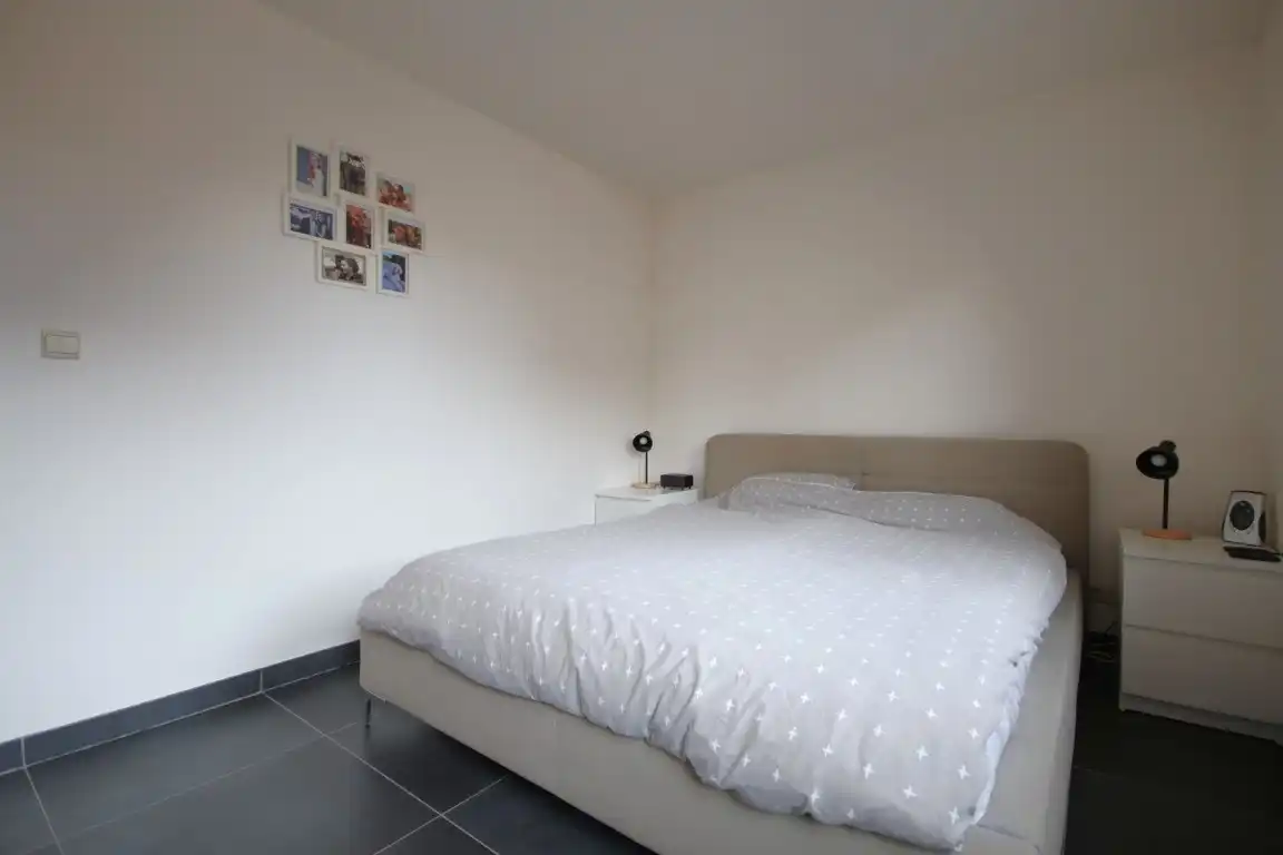 Rustig gelegen duplex appartement, met garage en extra staanplaats op wandelafstand van het centrum van Sint-Truiden. foto 25