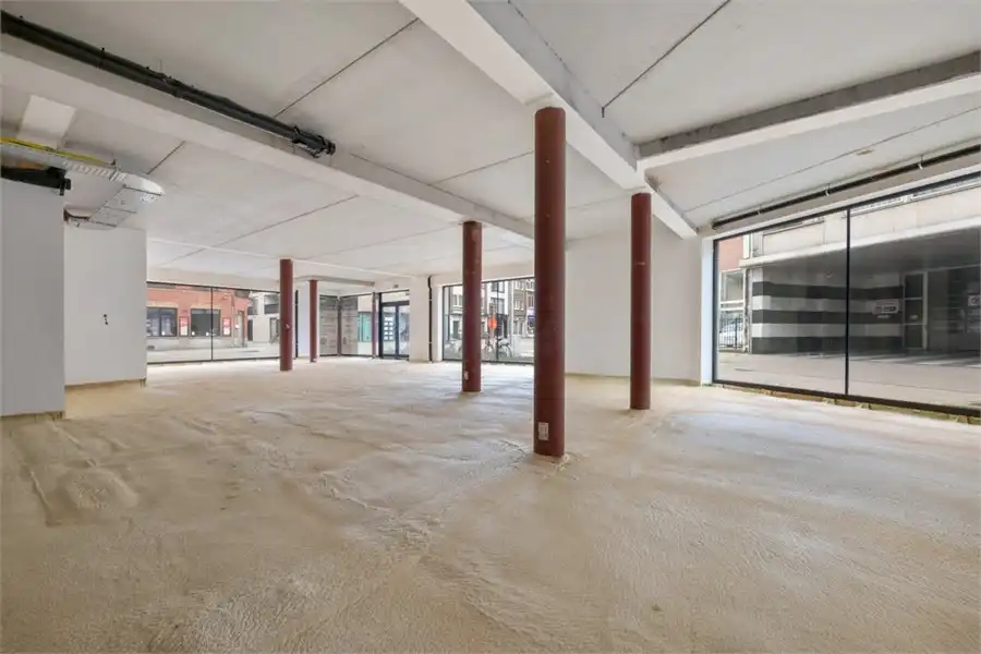 UNIEK CASCO HANDELSPAND VAN 238M² OP EEN TOPLOCATIE IN HASSELT foto 11