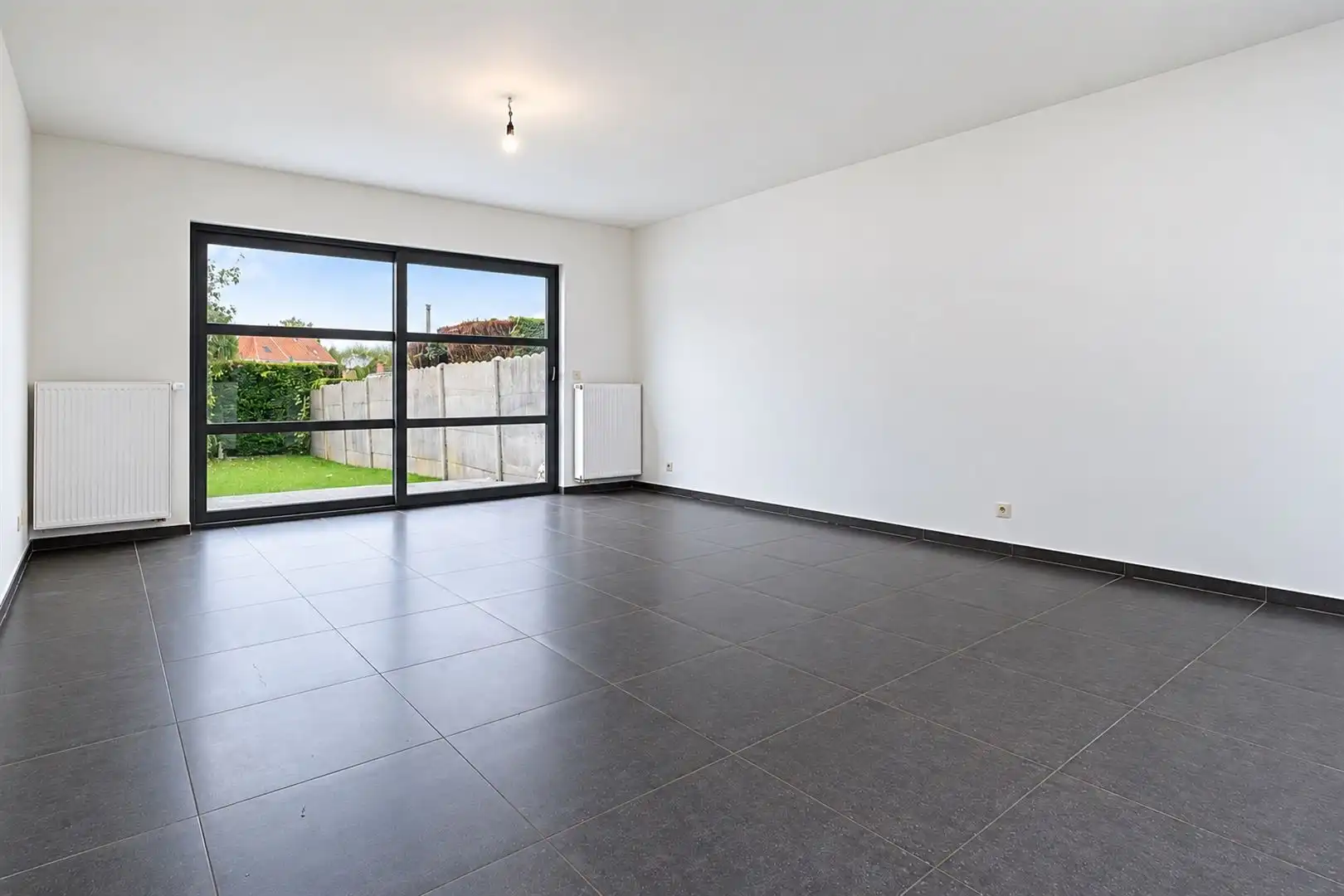 CHARMANTE  WONING MET 3 SLAAPKAMERS EN TUIN foto 3
