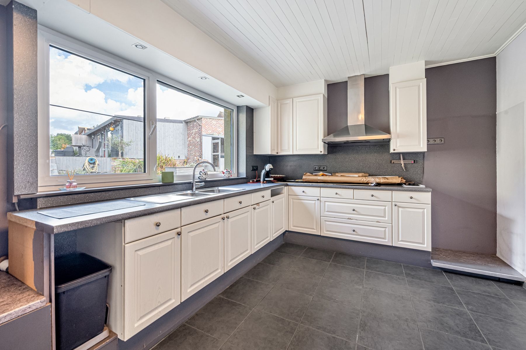 Ruime woning met atelier en garage op perceel van 32 are  foto 21