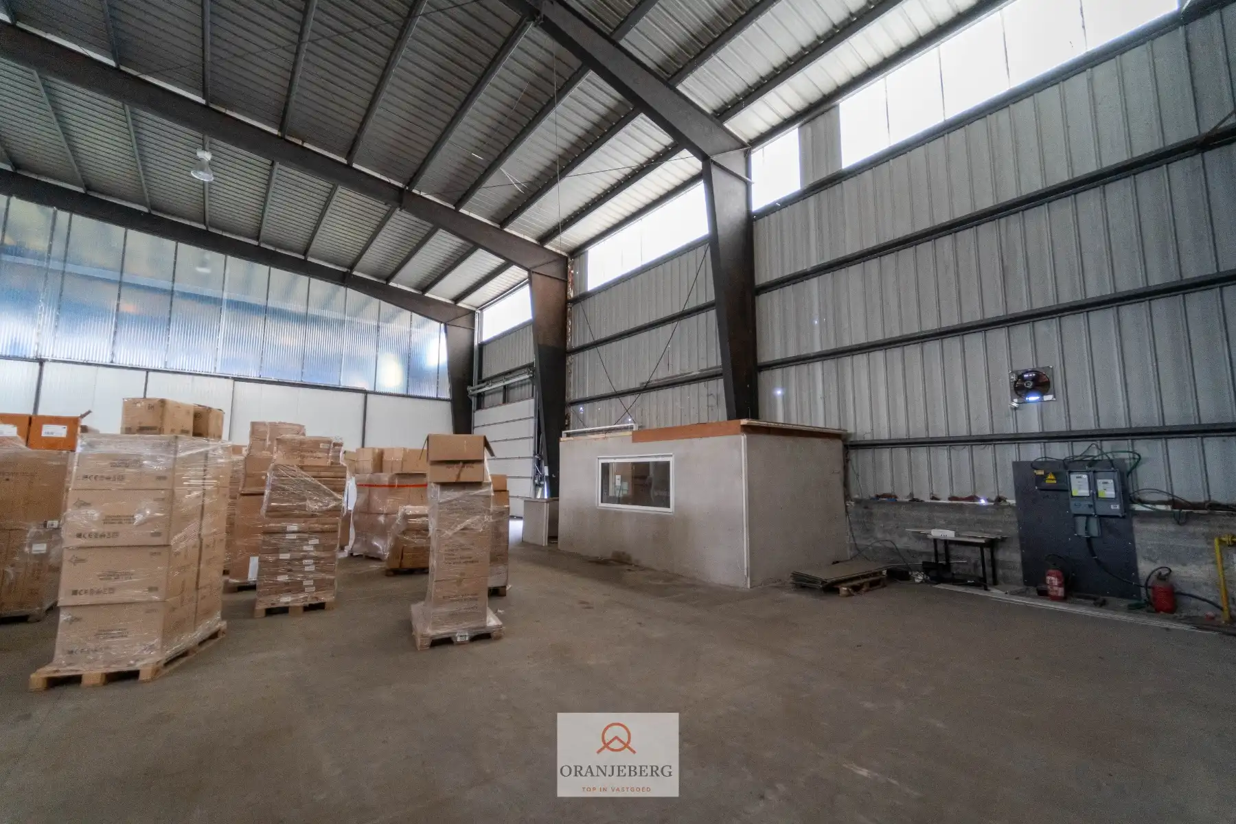 Magazijn te huur voor KORTE DUUR – 850 m² - op toplocatie Afrikalaan nabij Gent-Dampoort foto 8