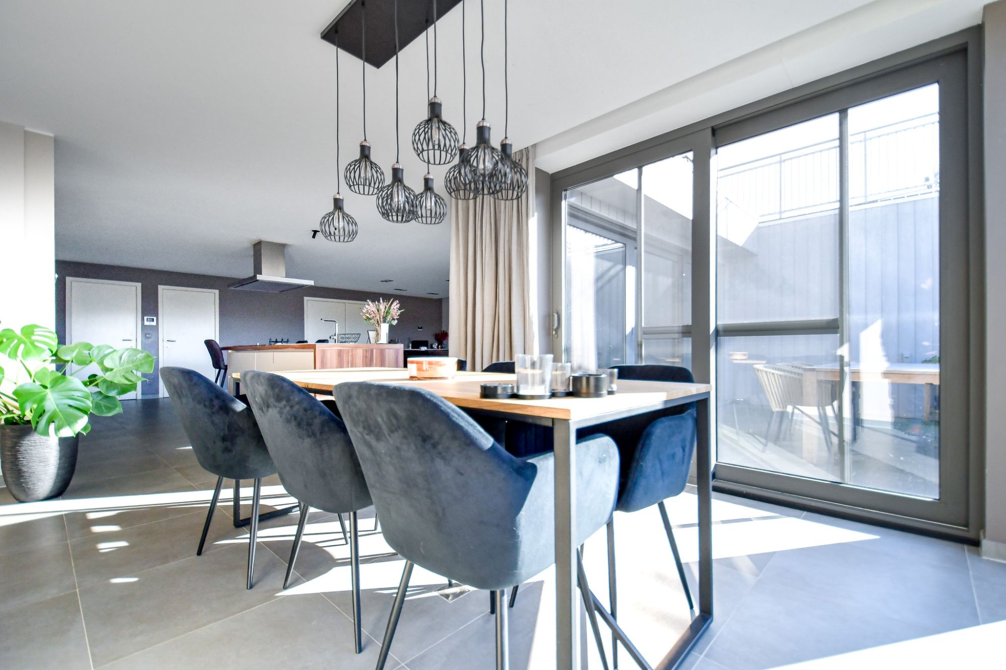 | BEZOEKMOMENT ZAT 28/06 - 11u - 12u30 | Ruime energiezuinige woning met 4 SLPKS, tuin en garage in het centrum van Klemskerke foto 5