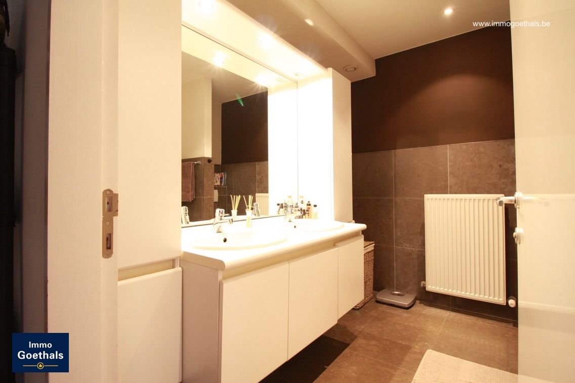 Luxe Appartement in centrum Waregem. foto 16