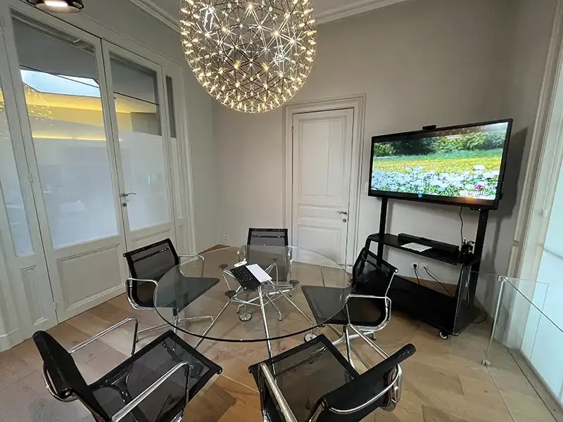 Gerenoveerd kantoorgebouw in Brugge: een nieuwe werkplekervaring! foto 4