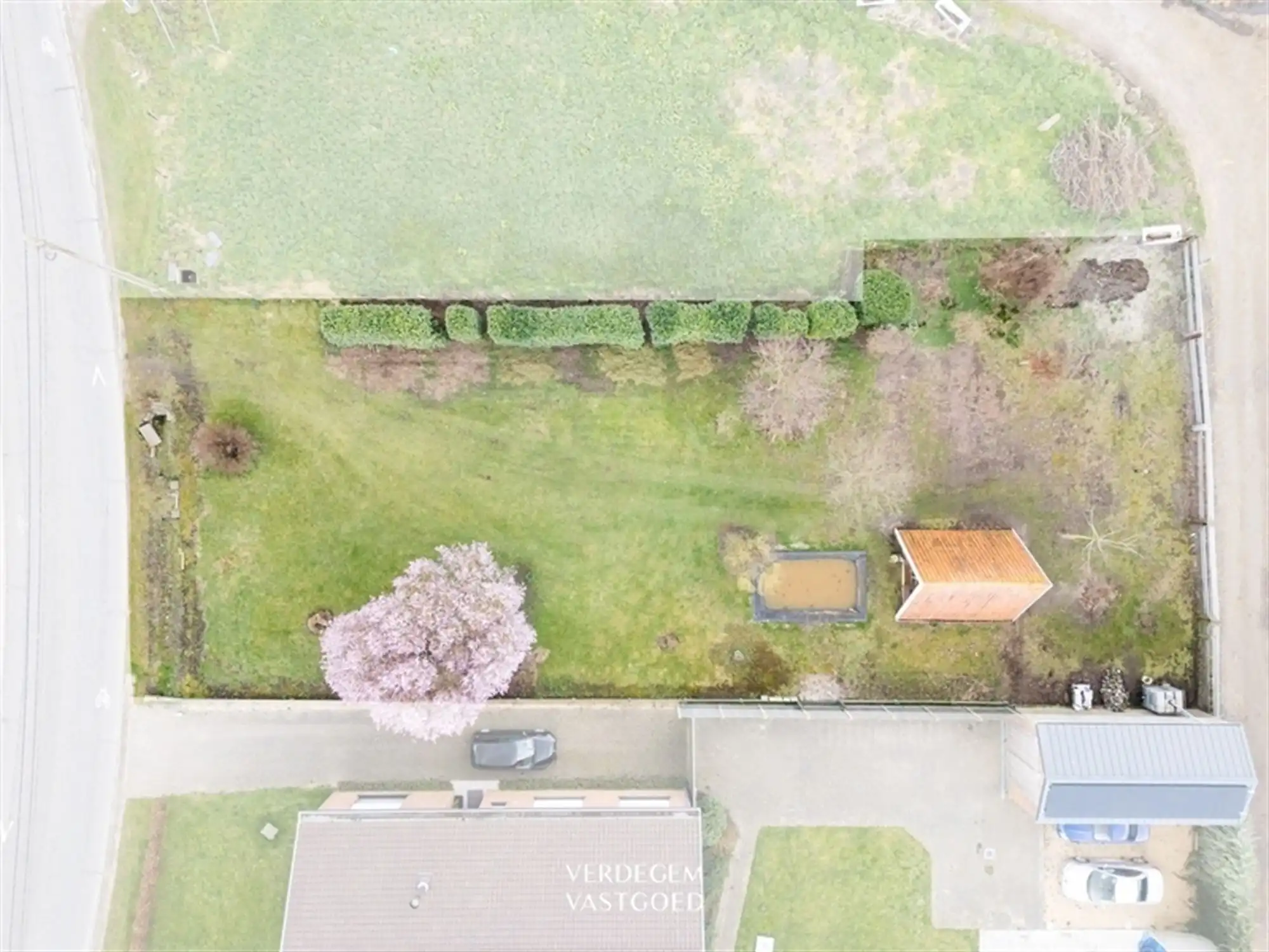 Mooi perceel bouwgrond van 908m² voor open bebouwing foto 2