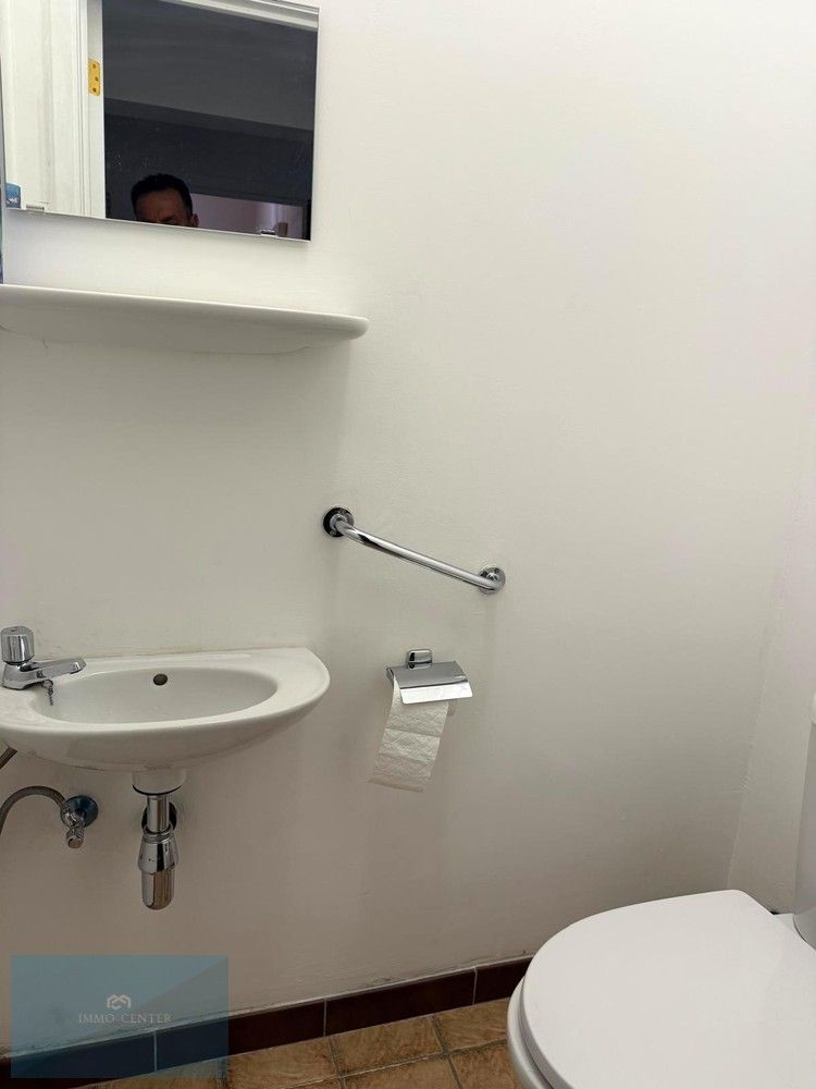 Te huur: Ruim 3-slaapkamer appartement in hartje Genk – Sint-Martinusplein foto 12