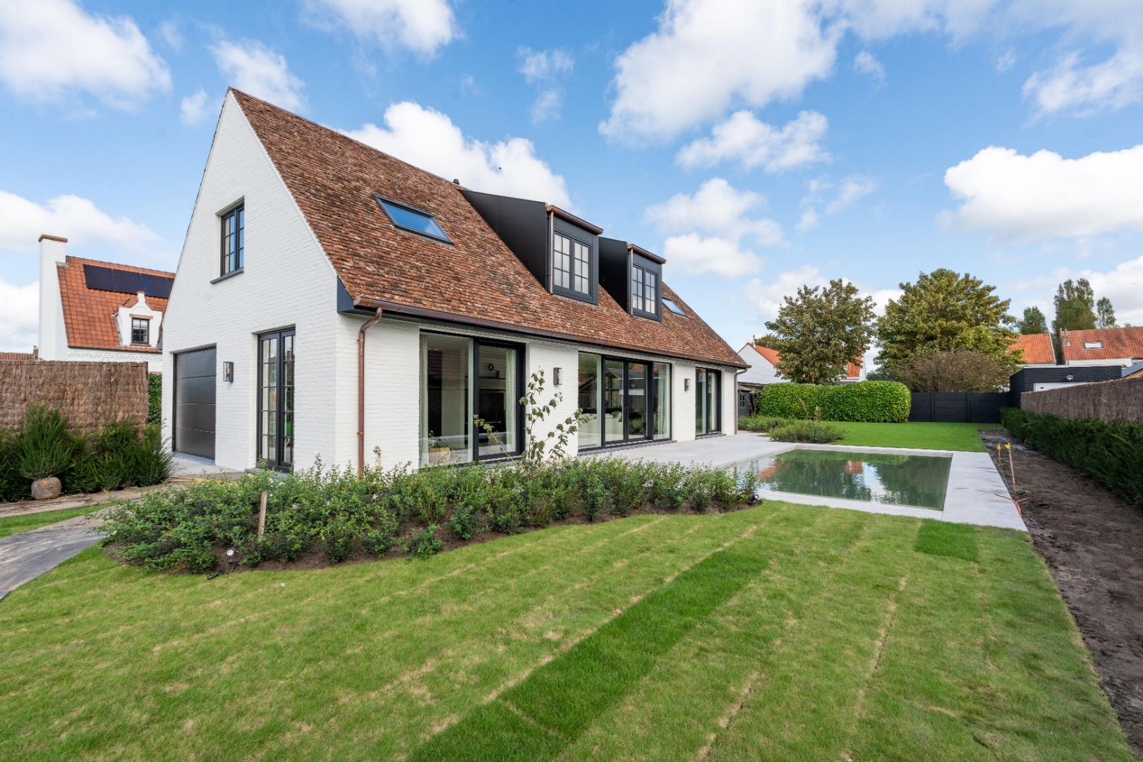 Gerenoveerde villa met zwembad te Knokke-Westkapelle foto 1