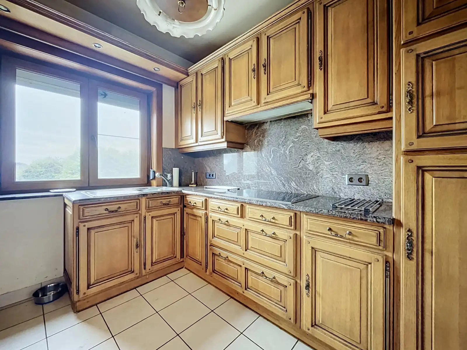Vrijstaande woning met ruime tuin op toplocatie foto 10