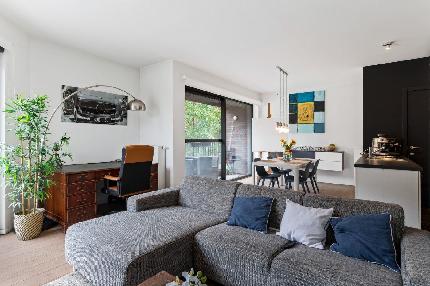 Recent app. op 1e verd. met 2 slpk. in Cadix-buurt te Antwerpen foto 6