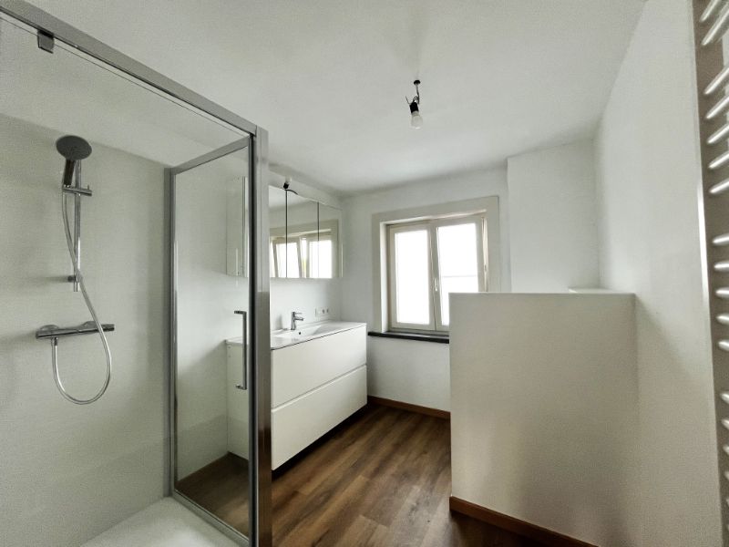 Gerenoveerde woning met tuin en garage! foto 16
