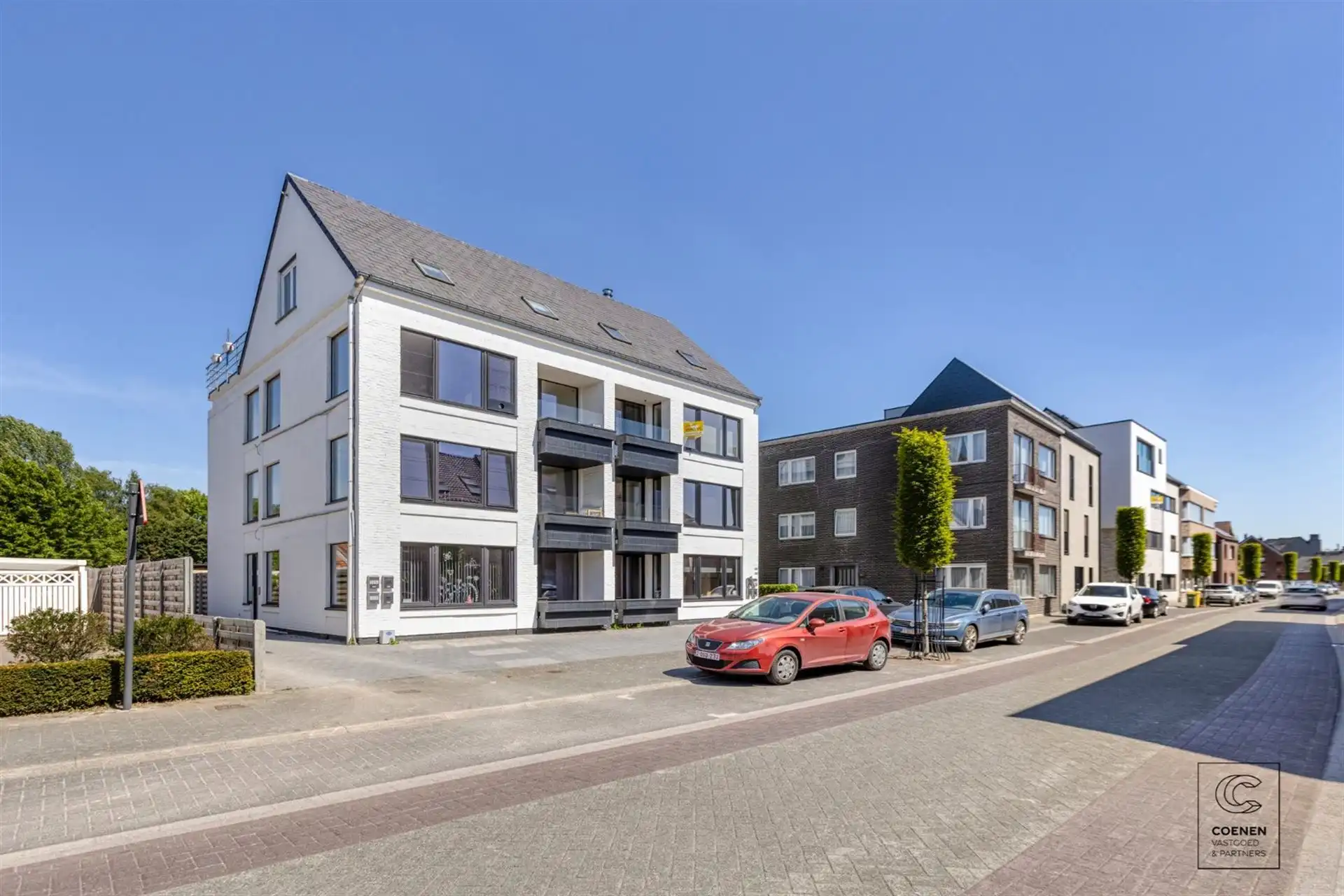 Instapklaar, recent gerenoveerd dakapp. van 55 m² te Geel! foto 12