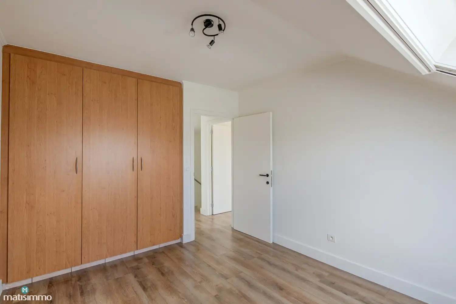 DUPLEXAPPARTEMENT MET AUTOSTAANPLAATS, GARAGEBOX EN KELDERBERGING NABIJ CENTRUM BILZEN foto 18