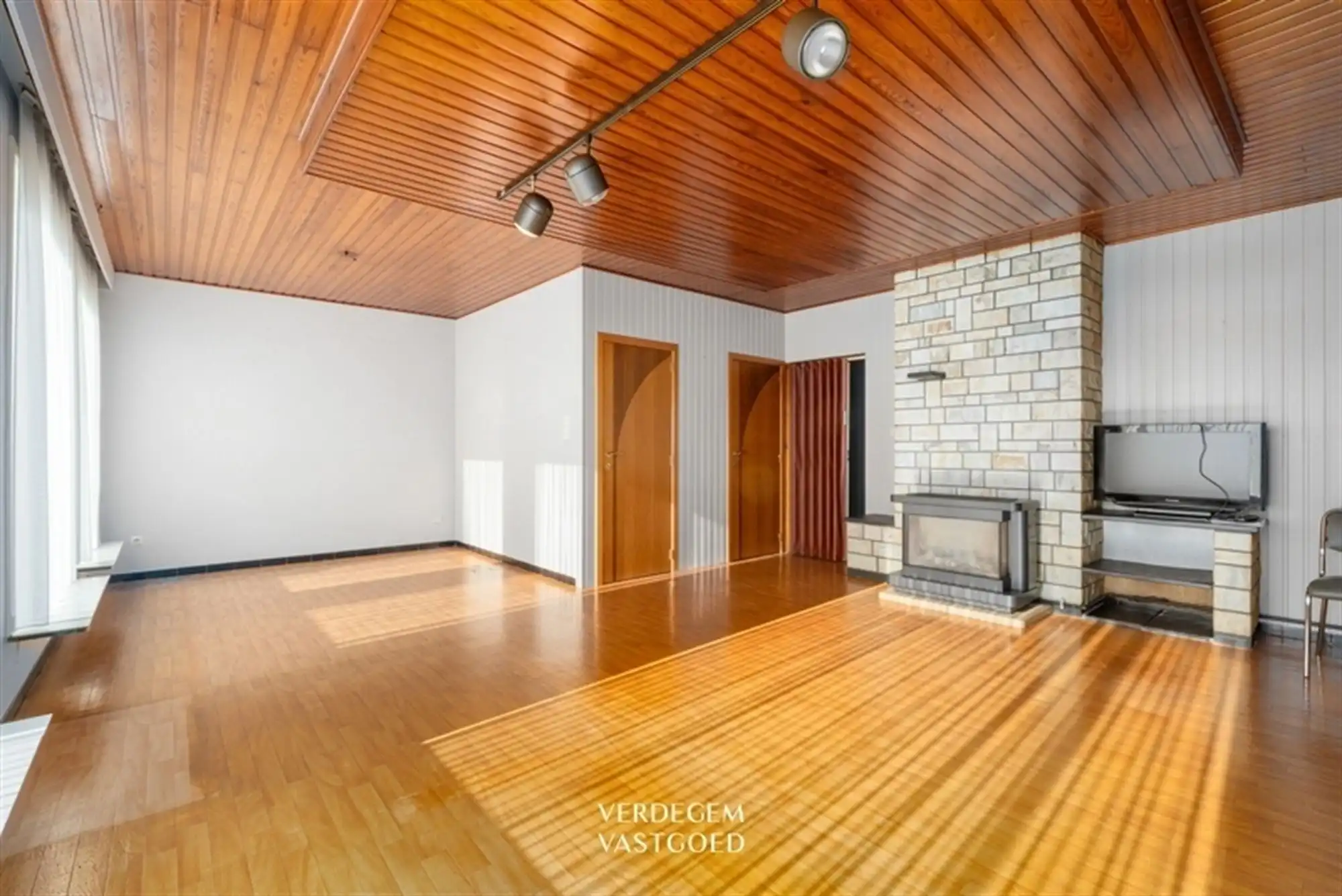 Rustig gelegen bungalow met 3 slaapkamers, garage en tuin foto 6