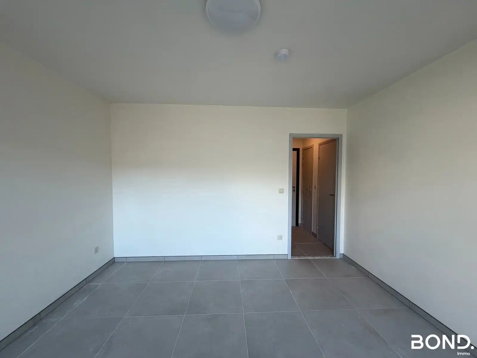 Gerenoveerde studio met terras te huur in hartje Leuven foto 4