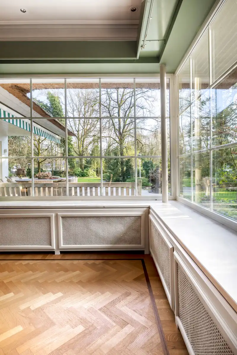 Unieke villa met 4 slpks, 3 bdks, riante garage & guesthouse foto 10