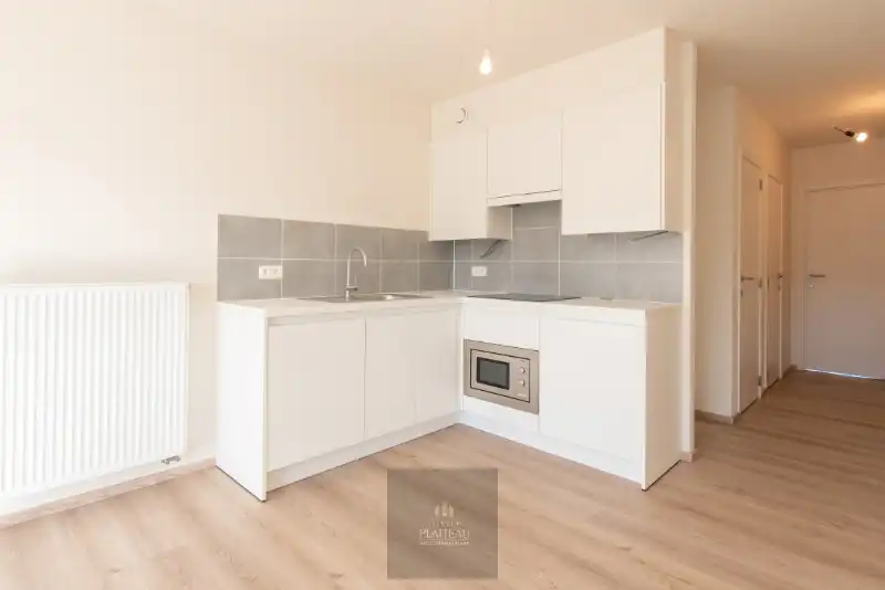 Recent appartement met één slaapkamer, parkeerplaats en kelderberging. foto 4