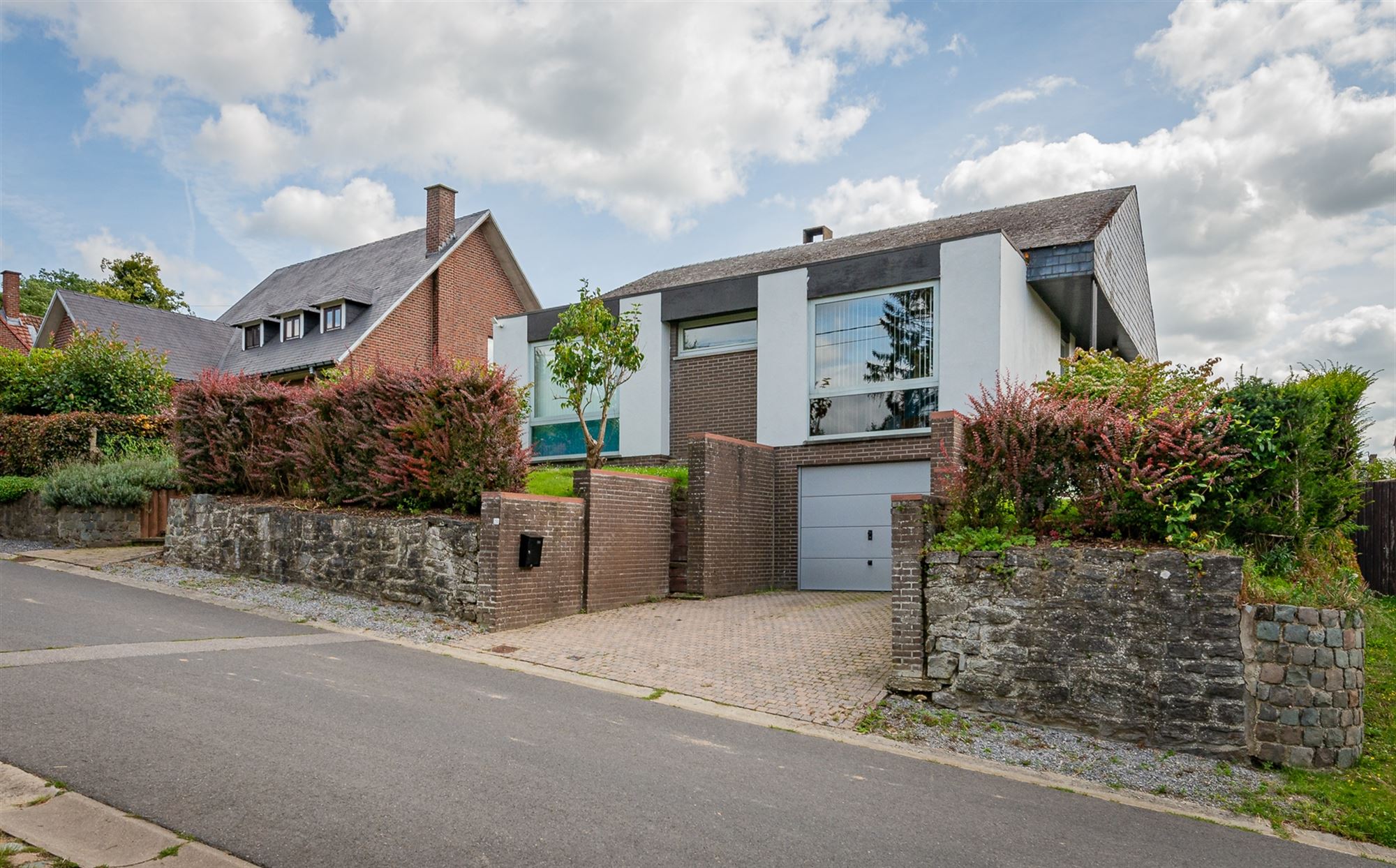 Ruime viergevelwoning met 4 slaapkamers en garage foto 2