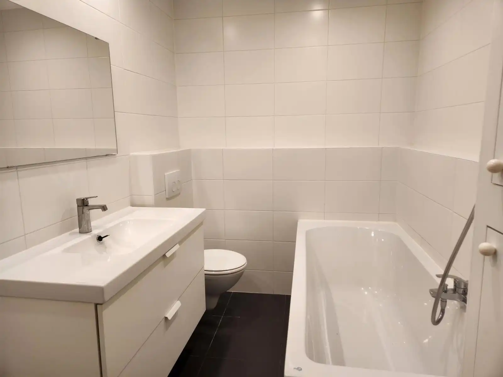 Mooi gelegen 2 kmr-app aan de vaart met terras foto 5