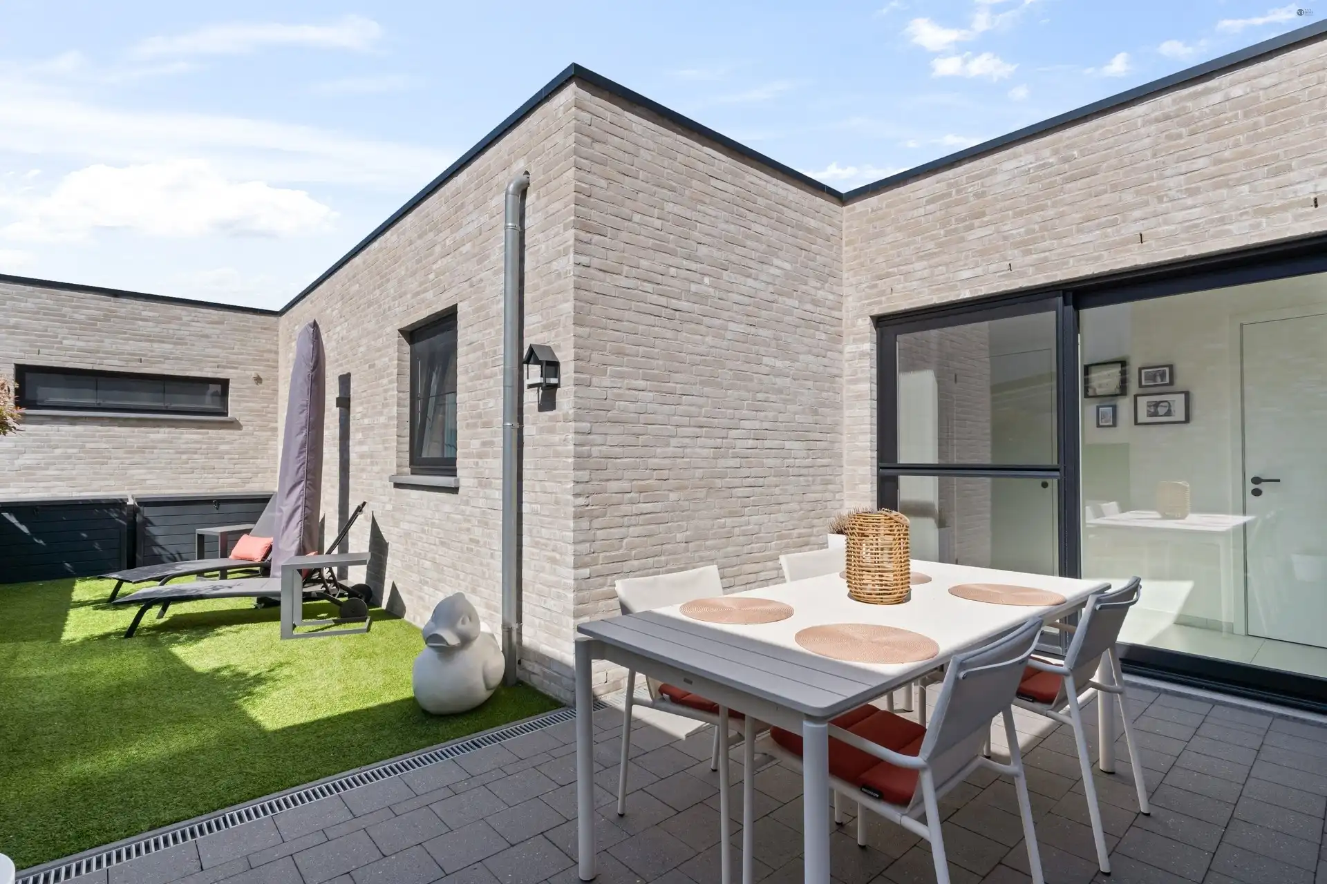 Luxueus afgewerkt gelijkvloers appartement te centrum Stekene foto 12