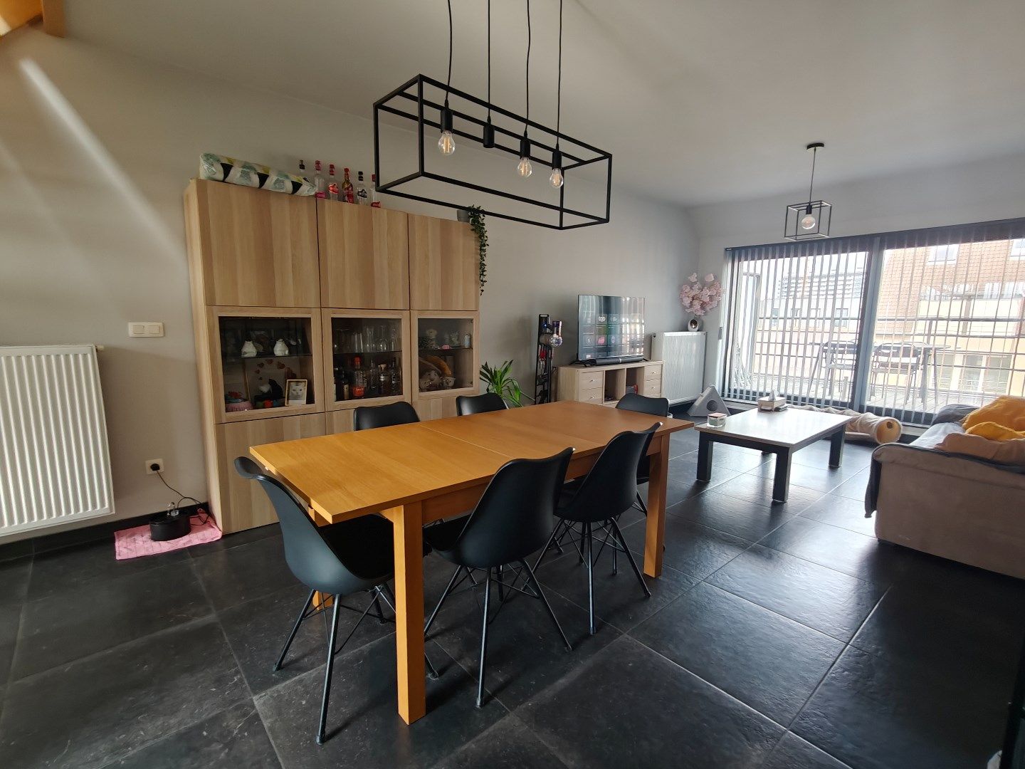 Ruim en modern duplex-appartement met twee terrassen en autostaanplaatsen in Lokeren foto 2