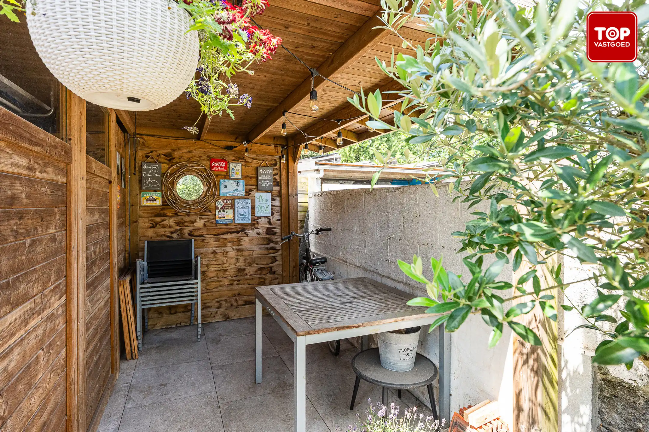 Instapklare woning met mooi aangelegde tuin.  foto 15