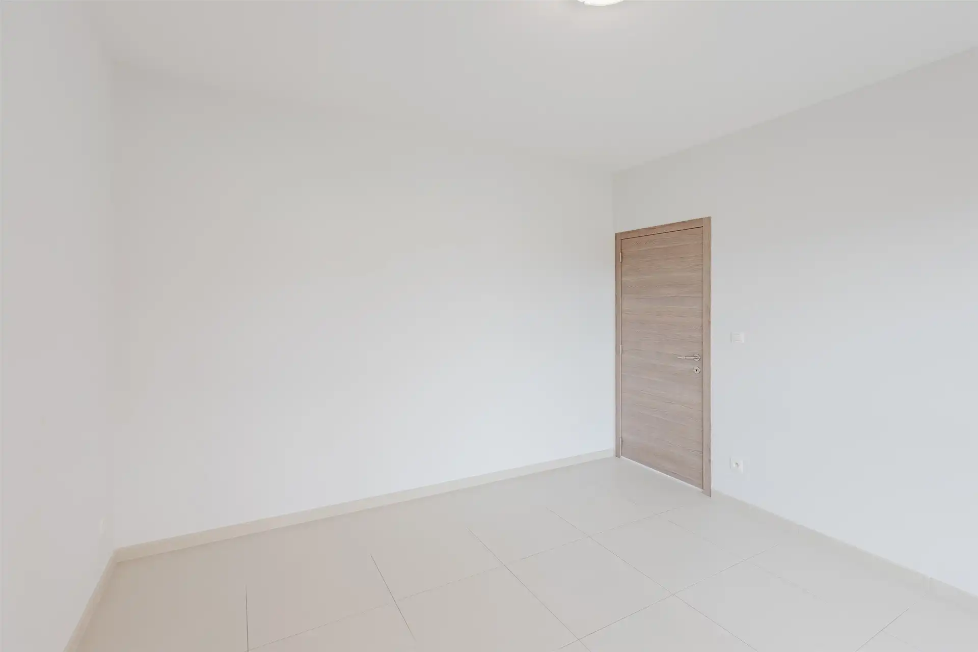 Building met 5 entiteiten en casco handelsruimte foto 18