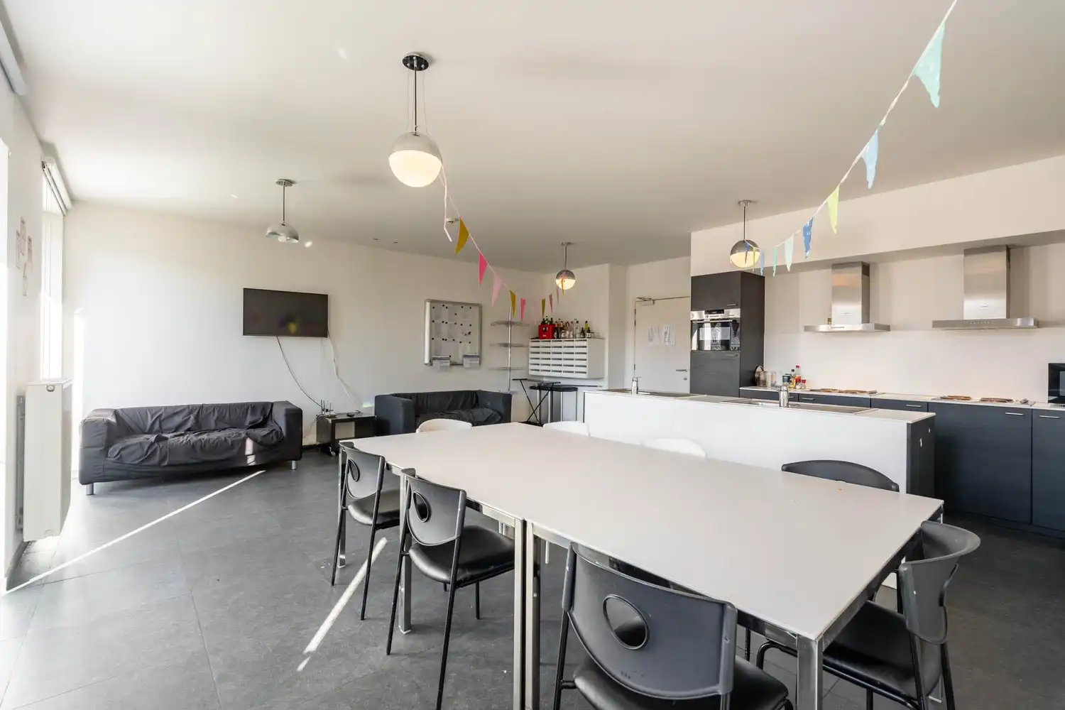 Recente studentenkamer met eigen sanitair in het luxueuze Ramberghof te centrum Leuven! foto 14