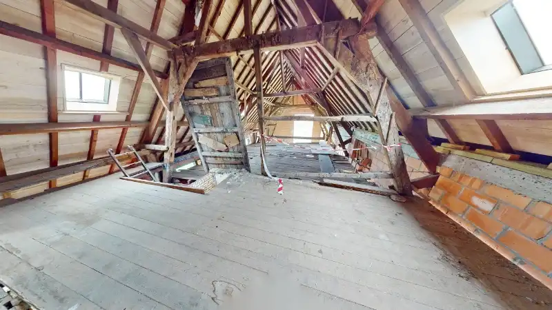 Exclusief 17e eeuws landgoed met bijgebouwen en slotgracht op 1 ha foto 27