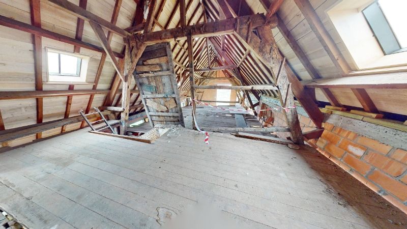 Exclusief 17e eeuws landgoed met bijgebouwen en slotgracht op 1 ha foto 27