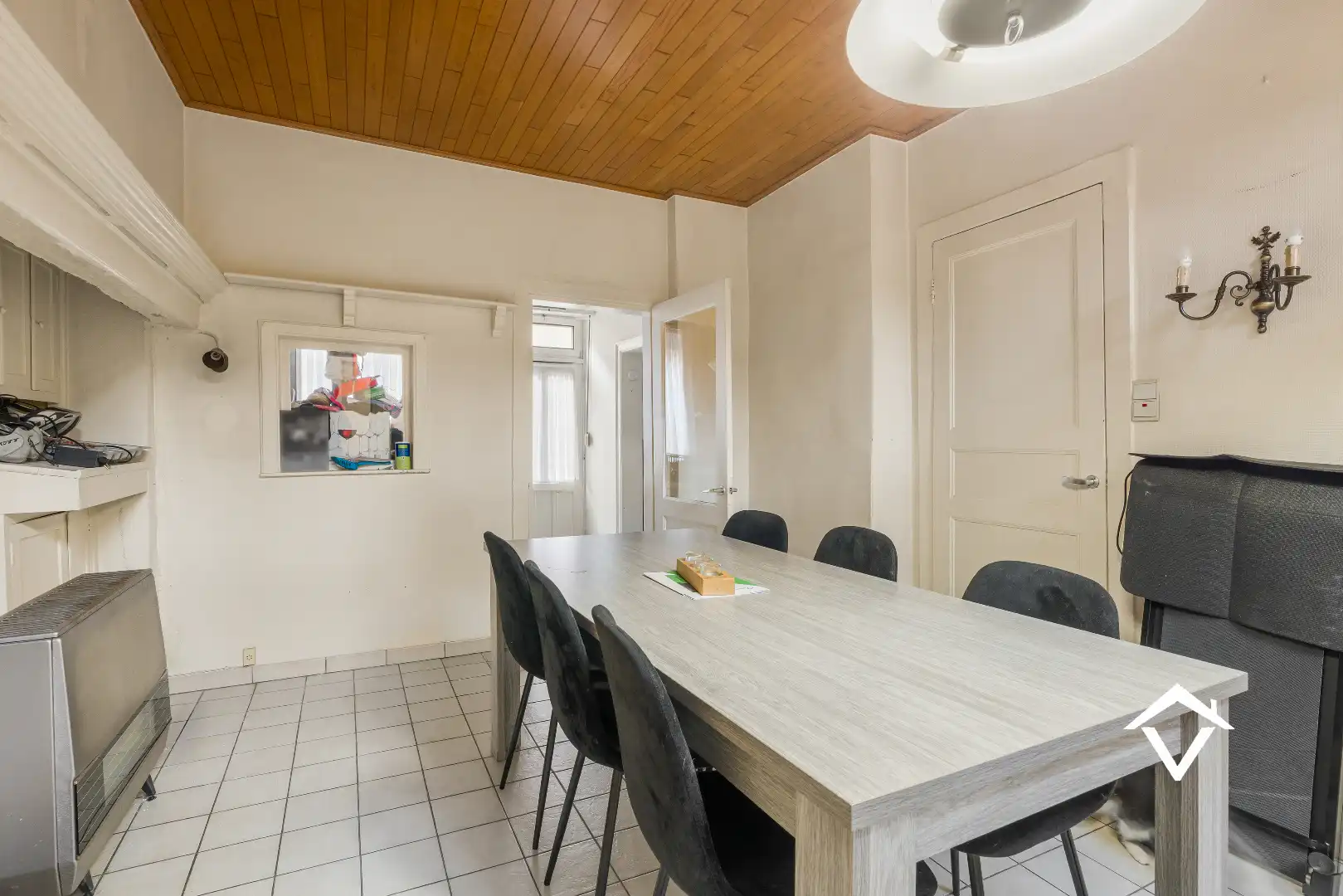 Karaktervolle stadswoning met tal van mogelijkheden op toplocatie in Torhout foto 6