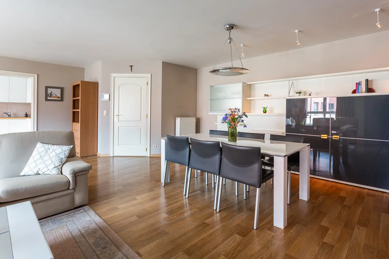 141 m² wooncomfort en twee ruime terrassen foto 6