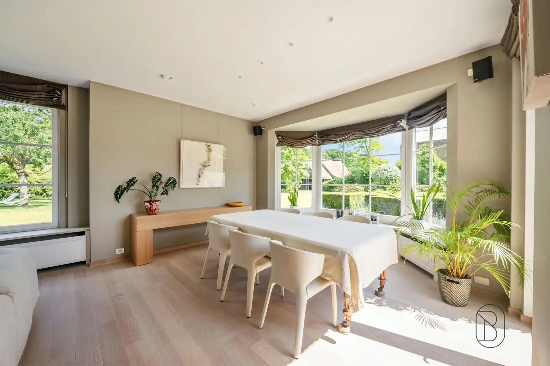 Exclusieve villa met praktijk/kantoor en prachtige tuin foto 7