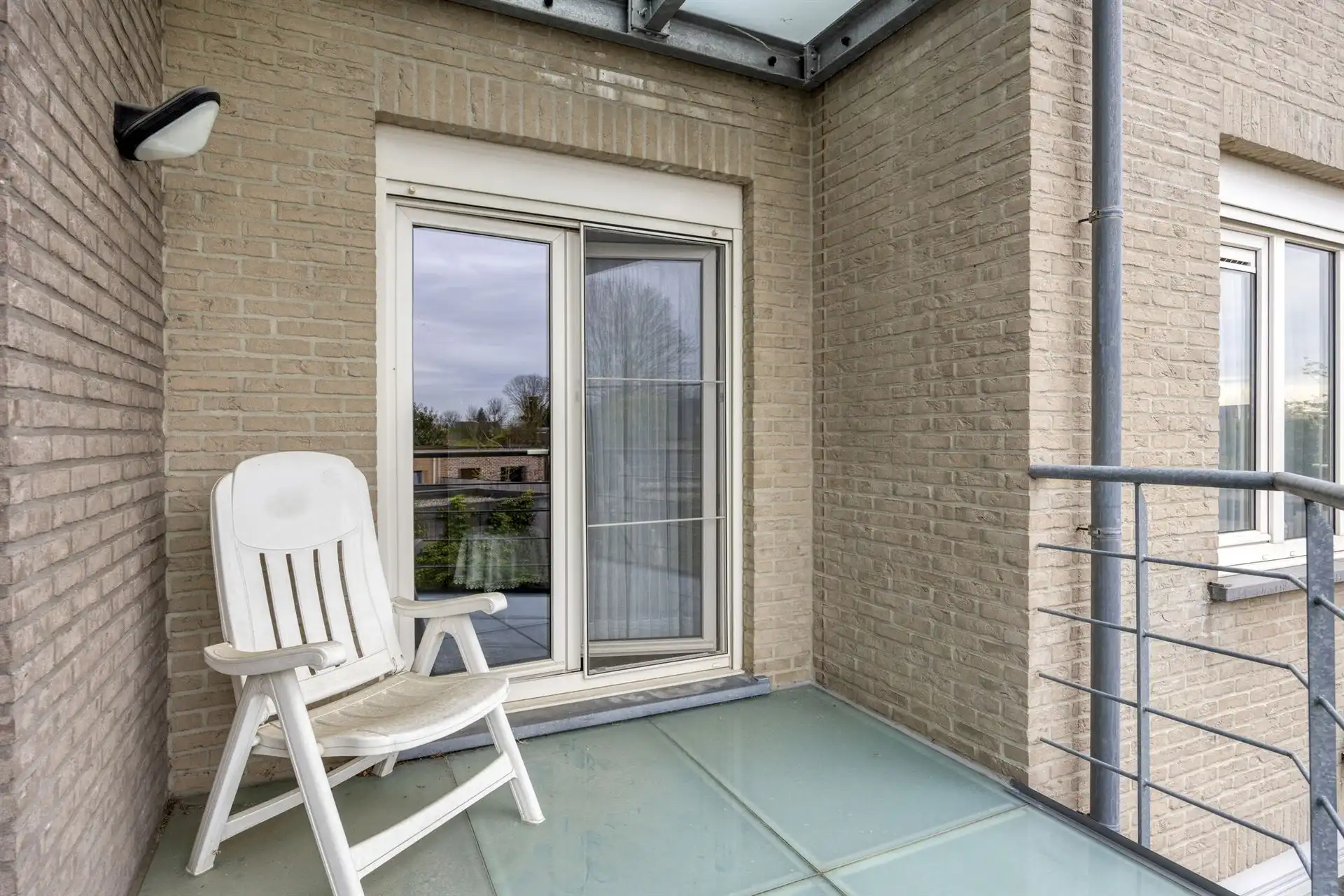 Instapklaar appartement met 3 slaapkamers, terras en garage foto 18