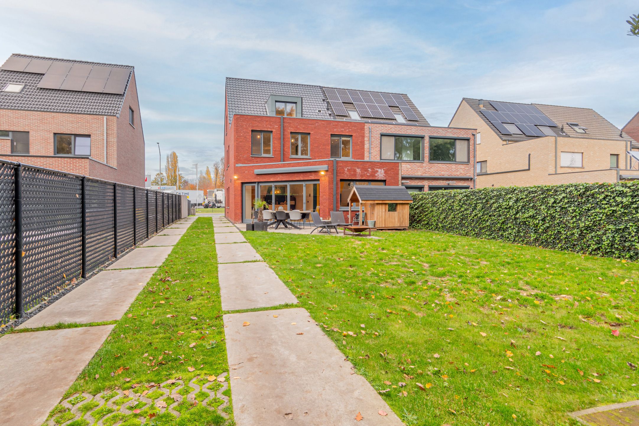 Moderne HOB met 4 (mogelijk 5) kamers en dubbele garage foto 31