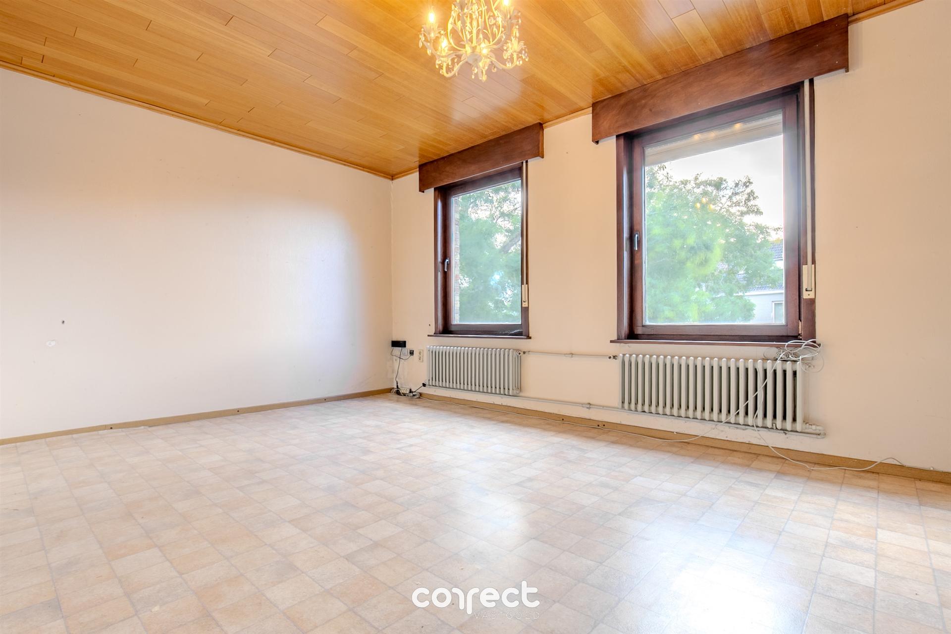 Renovatieproject op ruim perceel in Sint-Michiels foto 9