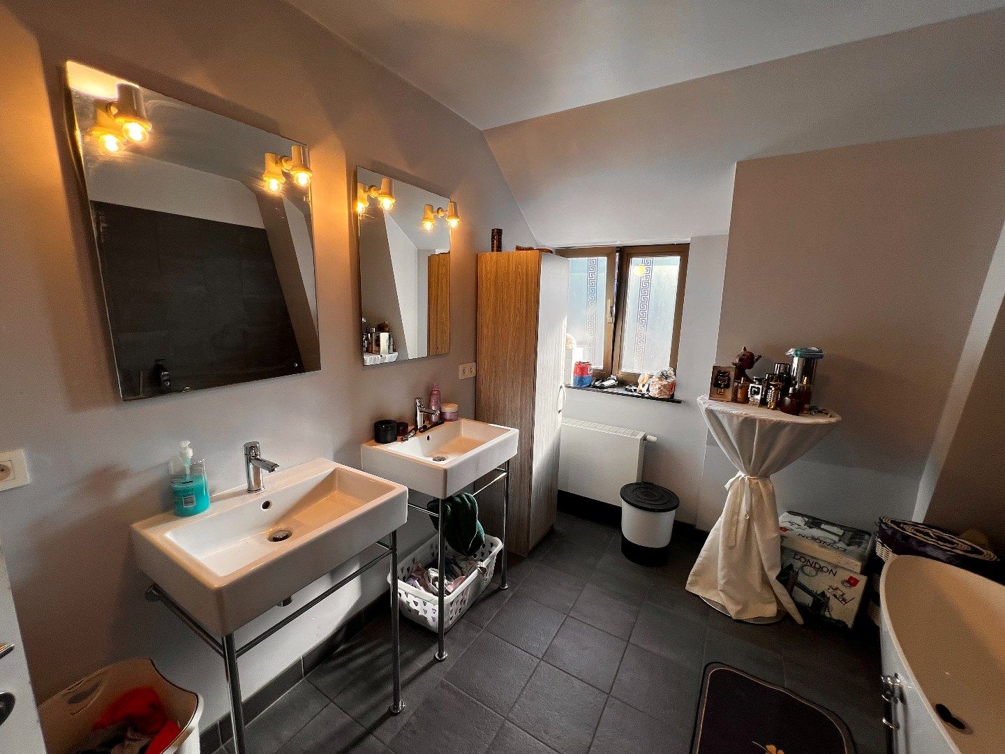 RUIM APPARTEMENT MET 3 SLAAPKAMERS EN TERRAS IN CENTRUM IEPER foto 13