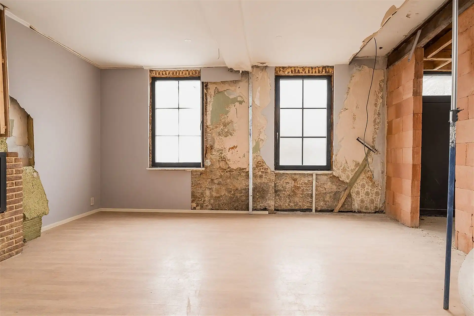 Totaalrenovatie halfopen bebouwing op toplokatie! foto 4