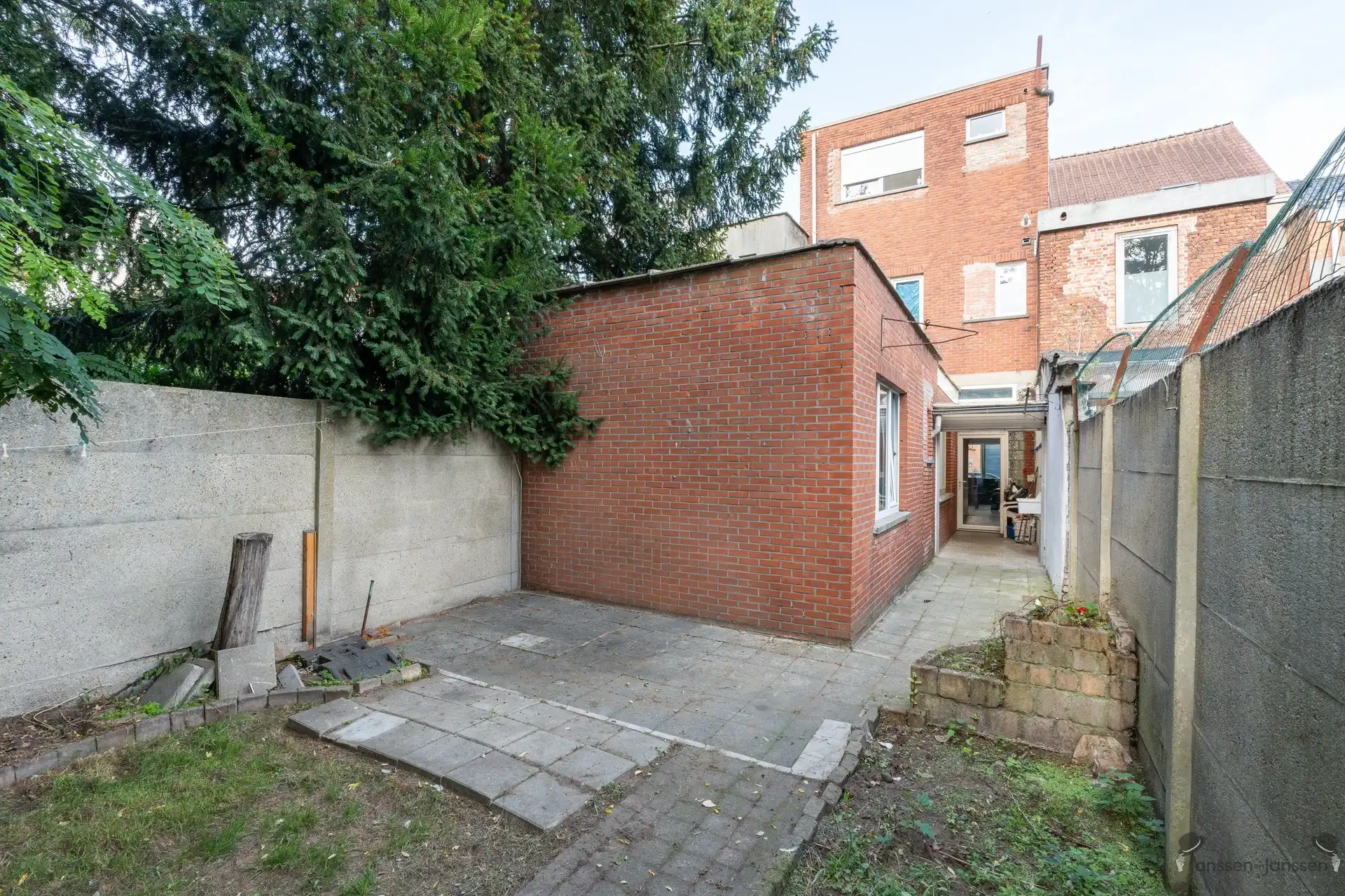 Gelijkvloersappartement met 120 m² tuin en 2 slaapkamers op de grens van Schoten en Merksem foto 13