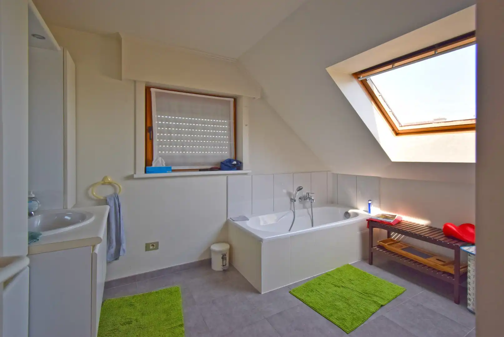 RESIDENTIEEL GELEGEN VILLA MET RUIME TUIN EN OPRIT  foto 9