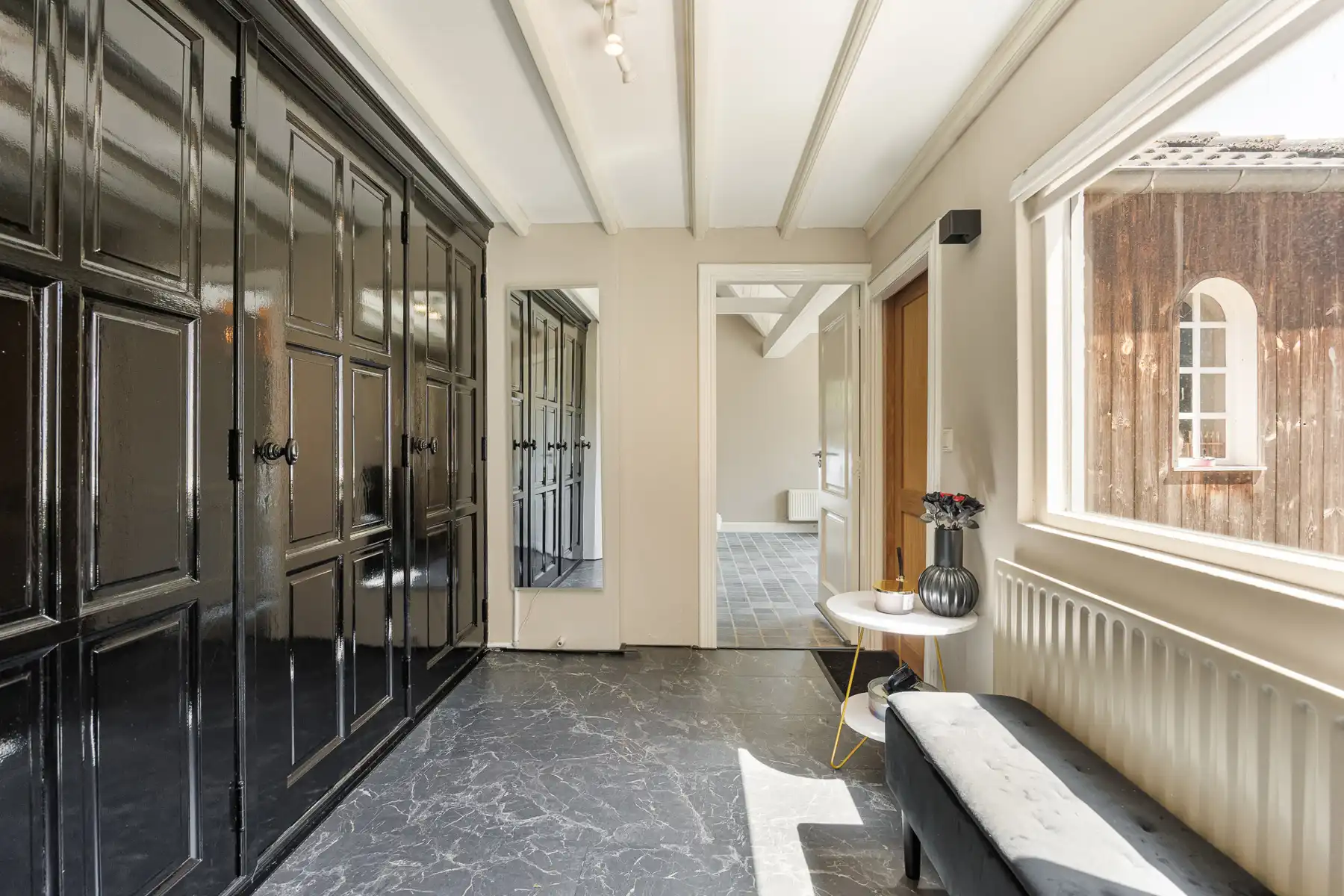 Ruime gezinswoning met 4 slaapkamers op een perceel van 610m². foto 8